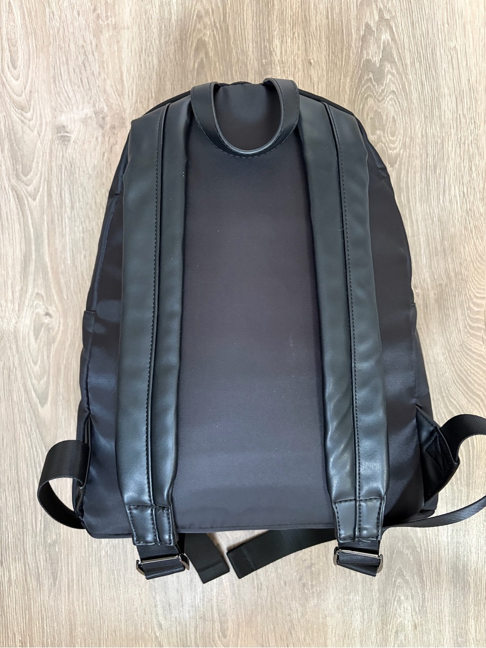 Guess Black Nylon Backpack - Picture 4 of 5